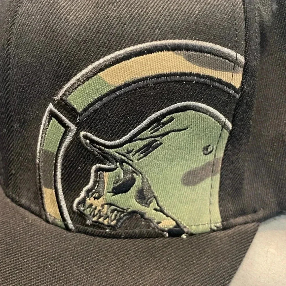 Never worn! METAL MULISHA Flex Fit Cap - Picture 5 of 9